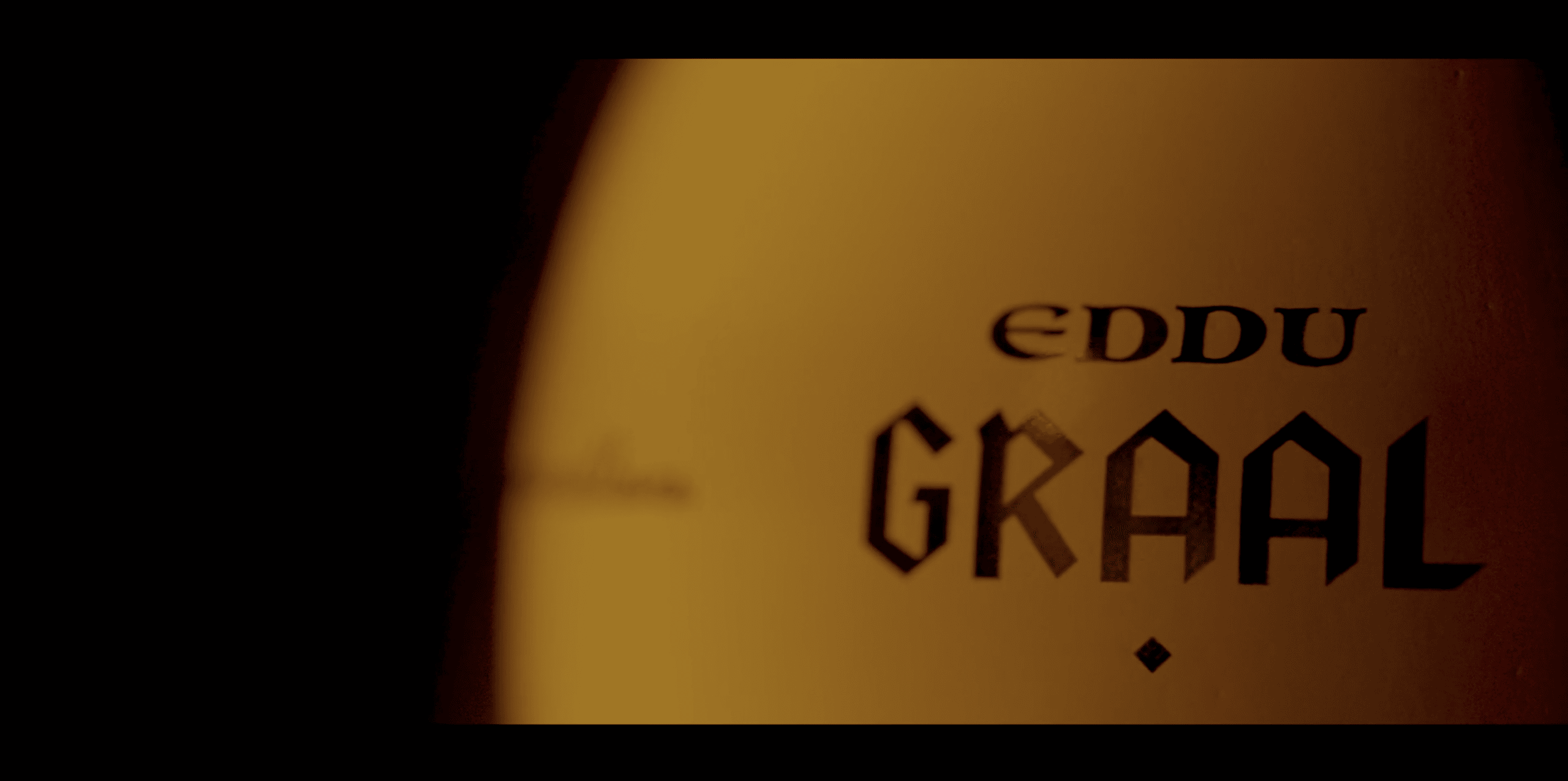 Whisky Eddu Graal Distillerie des Menhirs par Studio Nozimages